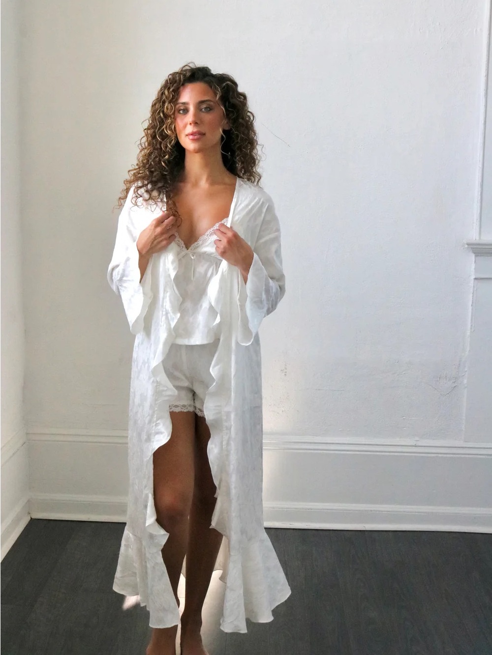 Waverles White Bridal Lounge/Getting Ready Jacquard Set and Robe in Dove